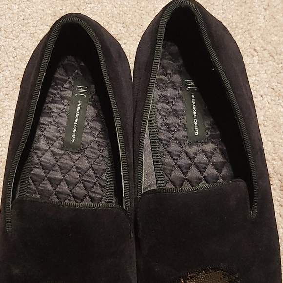 black velvet slip on dress shoes with sequin skull - Picture 3 of 5
